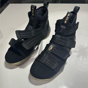 Nike Lebron Zoom Soldier 11 size 11.5